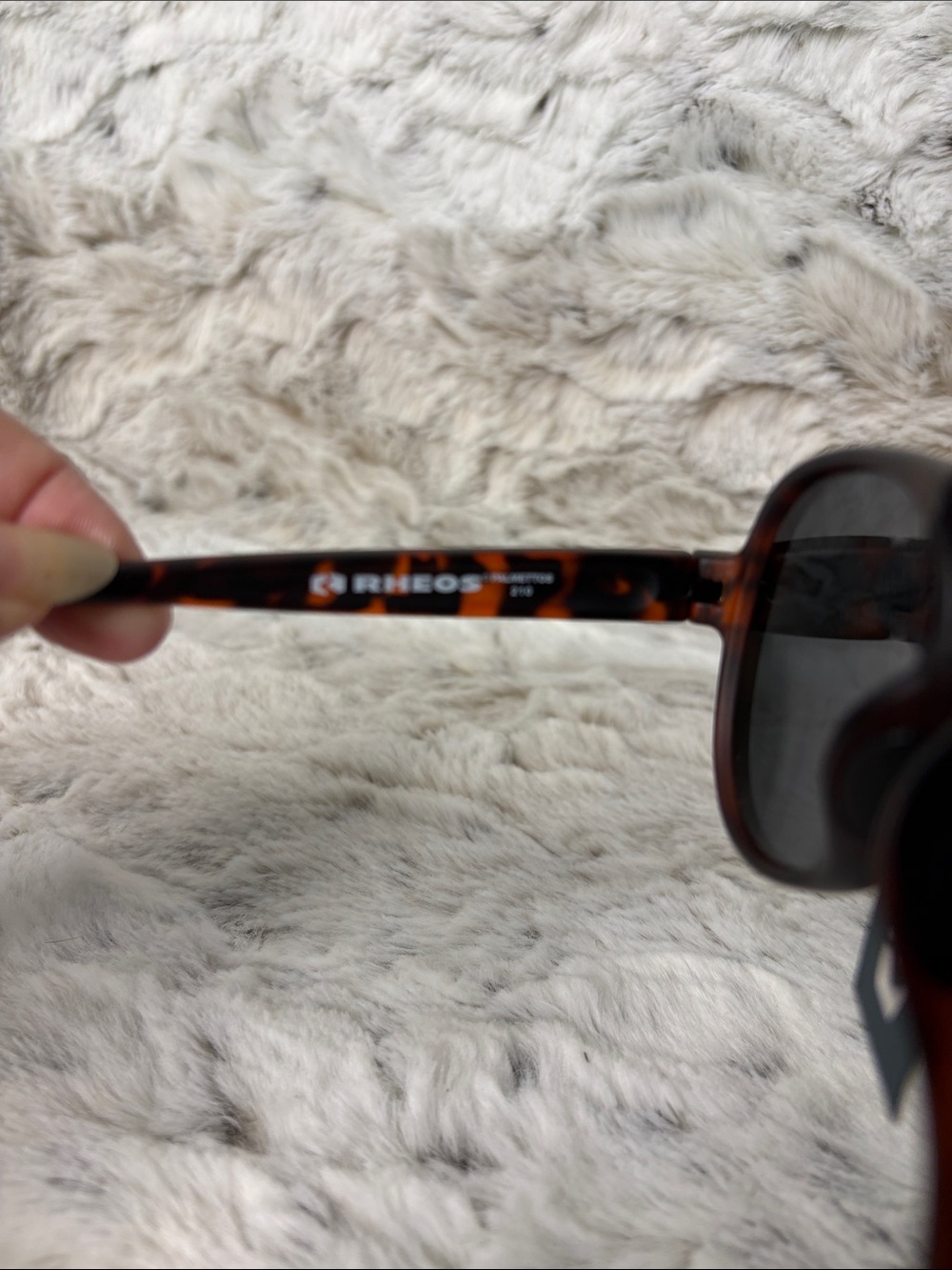Rheos Nautical Palmettos Tortoise Sunglasses with Dark Lenses. NWT - Picture 5 of 6
